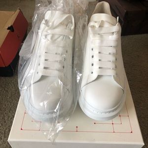 Brand new never worn them Alexander